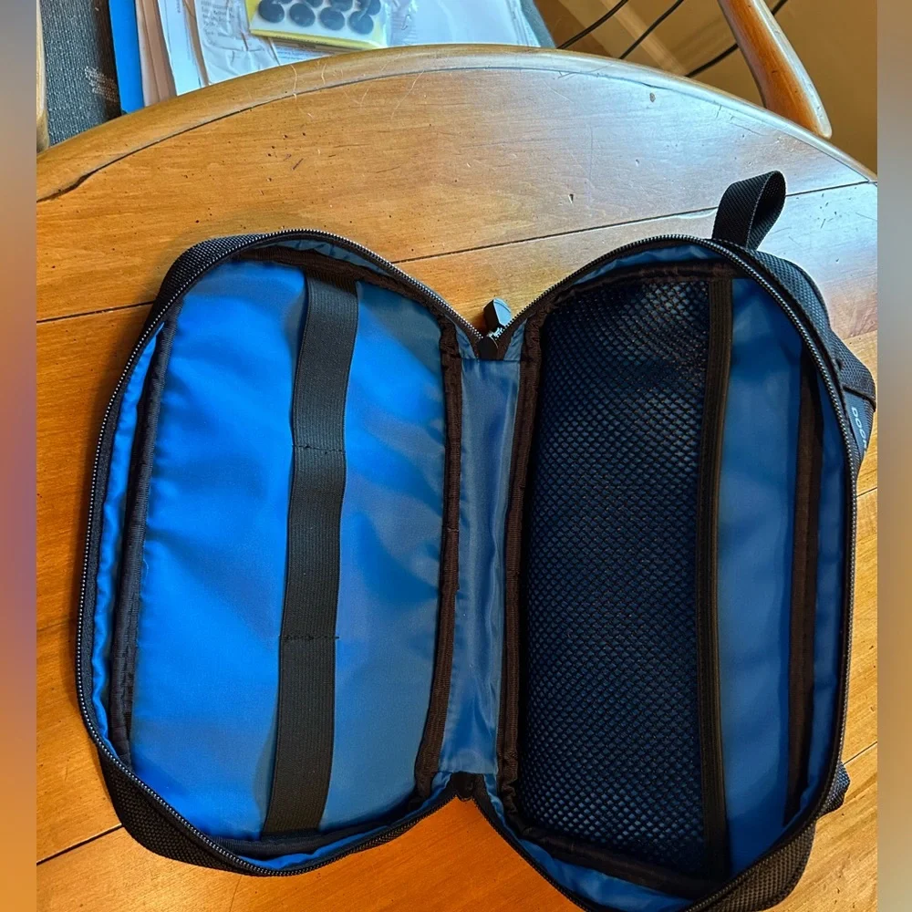 Dockers Men’s Black Travel Vacation Zipper Bag with matching Grooming Set.